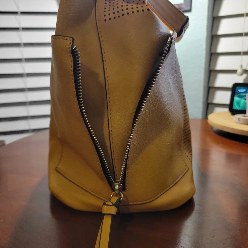 Le Miel Mustard Yellow Laser Cut Detail Hobo Handbag Set -EUC ✨️HOST PICK✨️